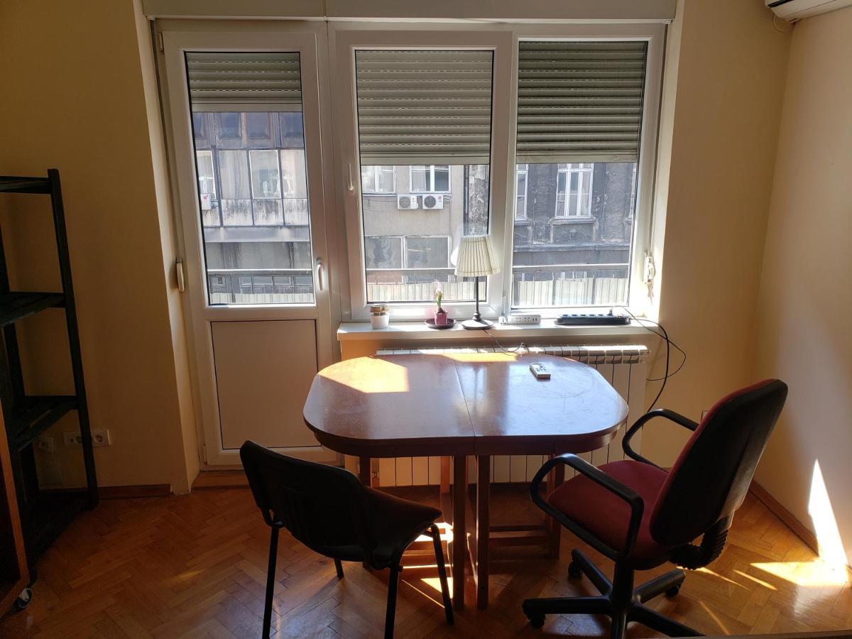 Private Cozy Room 2 With Shared Kitchen In Appartment 贝尔格莱德 外观 照片